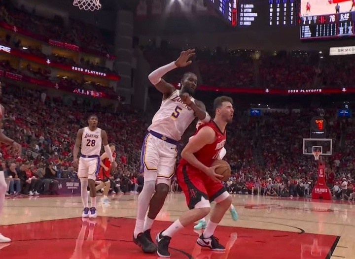 乐鱼网址-Siegel：艾顿肘击申京绝对是恶犯毫无疑问 但是否二级见仁见智